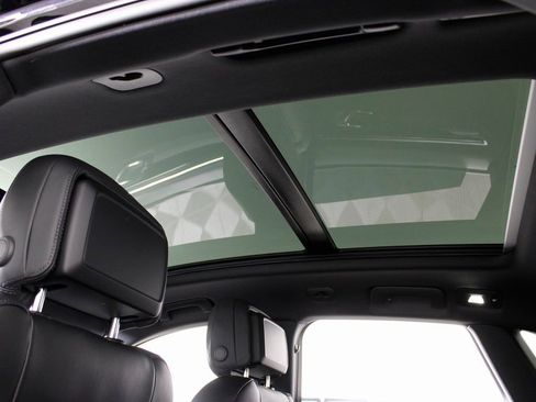 Certified 2026 Porsche Macan AWD/4WD image 19