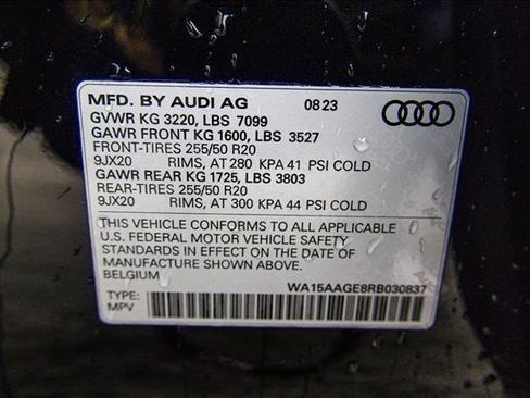 Used 2024 Audi Q8 e-tron Premium Plus w/ Premium Plus Package image 29
