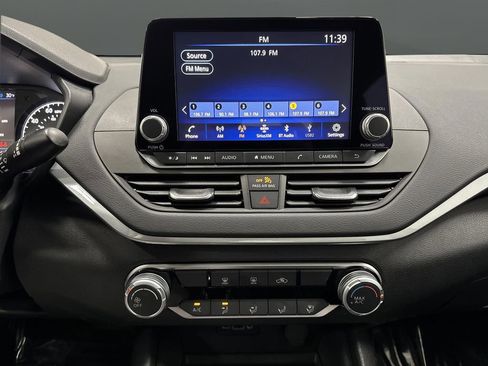 Used 2025 Nissan Altima 2.5 S image 7