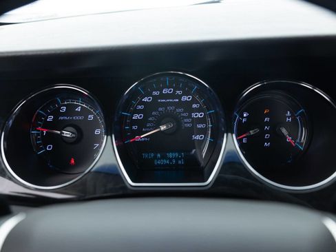 Used 2010 Ford Taurus Limited image 31