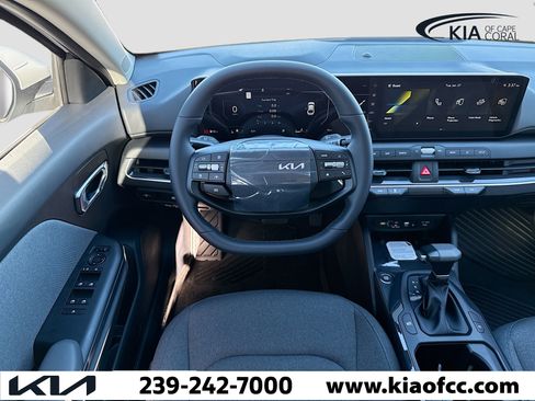 New 2025 Kia K4 EX image 16
