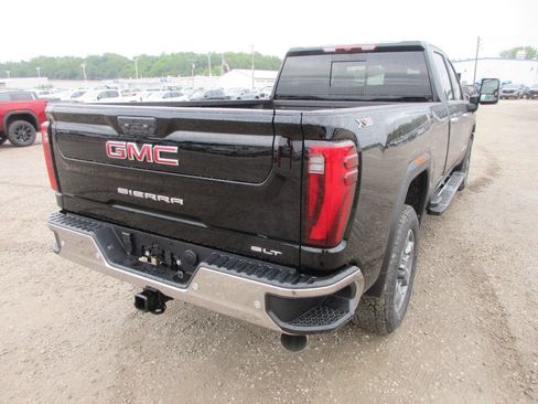 New 2026 GMC Sierra 3500 SLT w/ SLT Premium Package AWD/4WD image 5