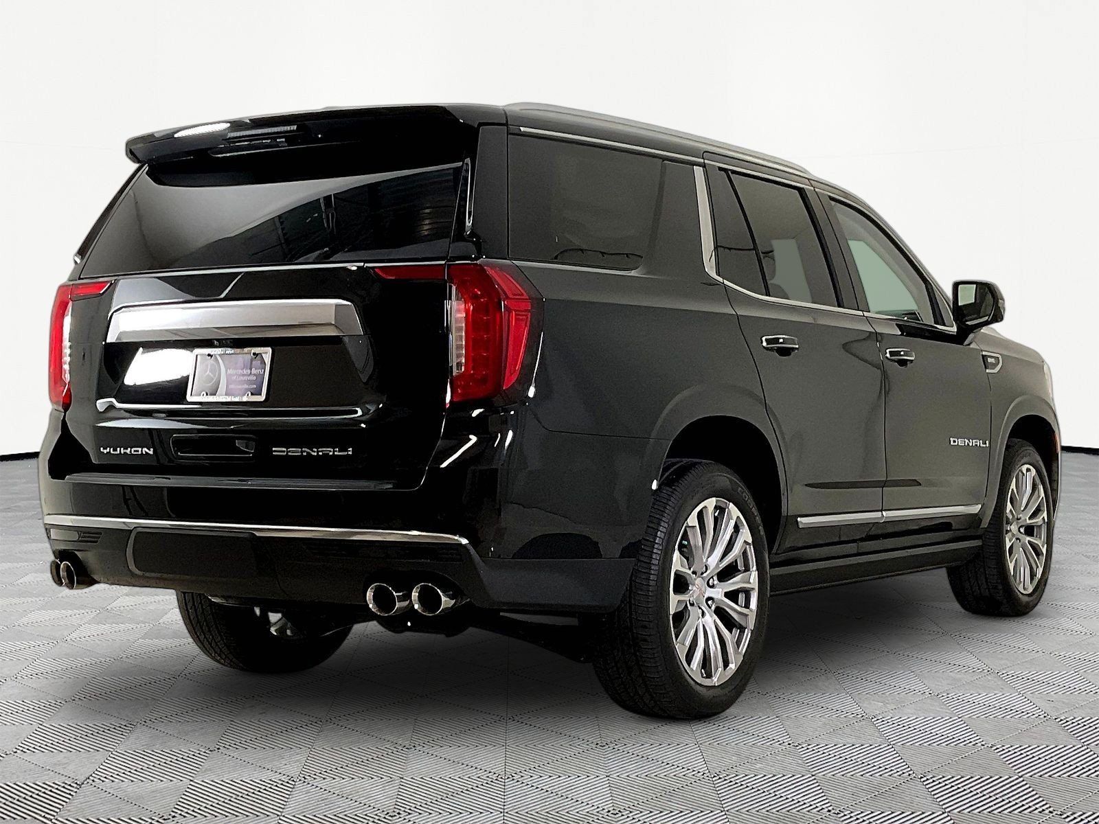 Used 2021 GMC Yukon Denali w/ Denali Ultimate Package AWD/4WD image 6