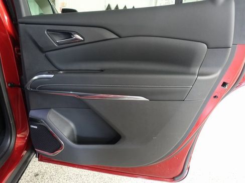 Used 2025 Chevrolet Traverse LT w/ Enhanced Driving Package image 24