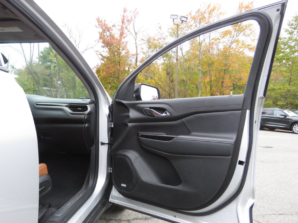 Used 2020 GMC Acadia AT4 w/ Driver Alert Package II AWD/4WD image 12