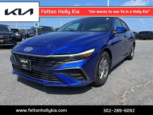 Used 2024 Hyundai Elantra SE FWD image 1