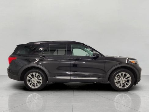 Used 2023 Ford Explorer XLT w/ Equipment Group 202A AWD/4WD image 12