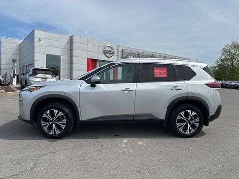 Used 2023 Nissan Rogue SV w/ SV Premium B Package AWD/4WD image 2