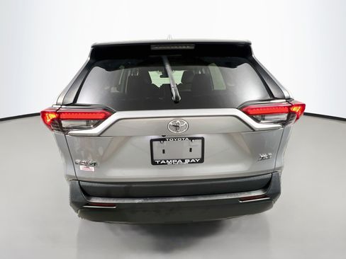 Used 2019 Toyota RAV4 XLE w/ Convenience Package FWD image 6