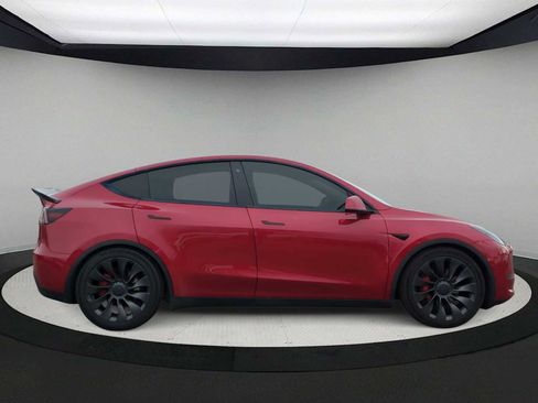 Used 2021 Tesla Model Y Performance image 9