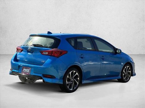 Used 2017 Toyota Corolla iM image 4