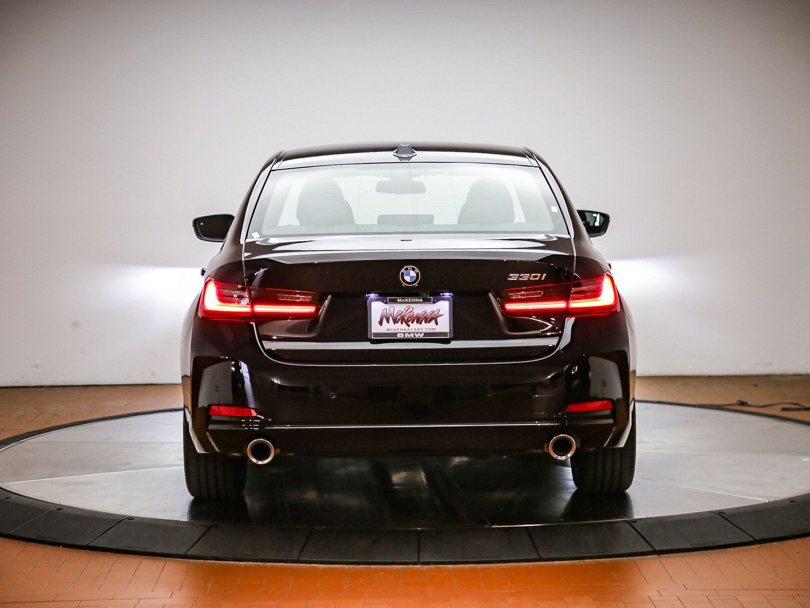 Used 2026 BMW 330i Sedan w/ Premium Package RWD image 3