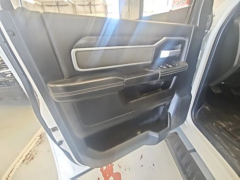 Used 2019 RAM 2500 Big Horn image 9