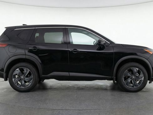 Used 2025 Nissan Rogue SV FWD image 11