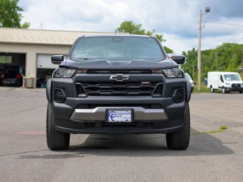 Used 2024 Chevrolet Colorado Trail Boss w/ Advanced Trailering Package AWD/4WD image 2