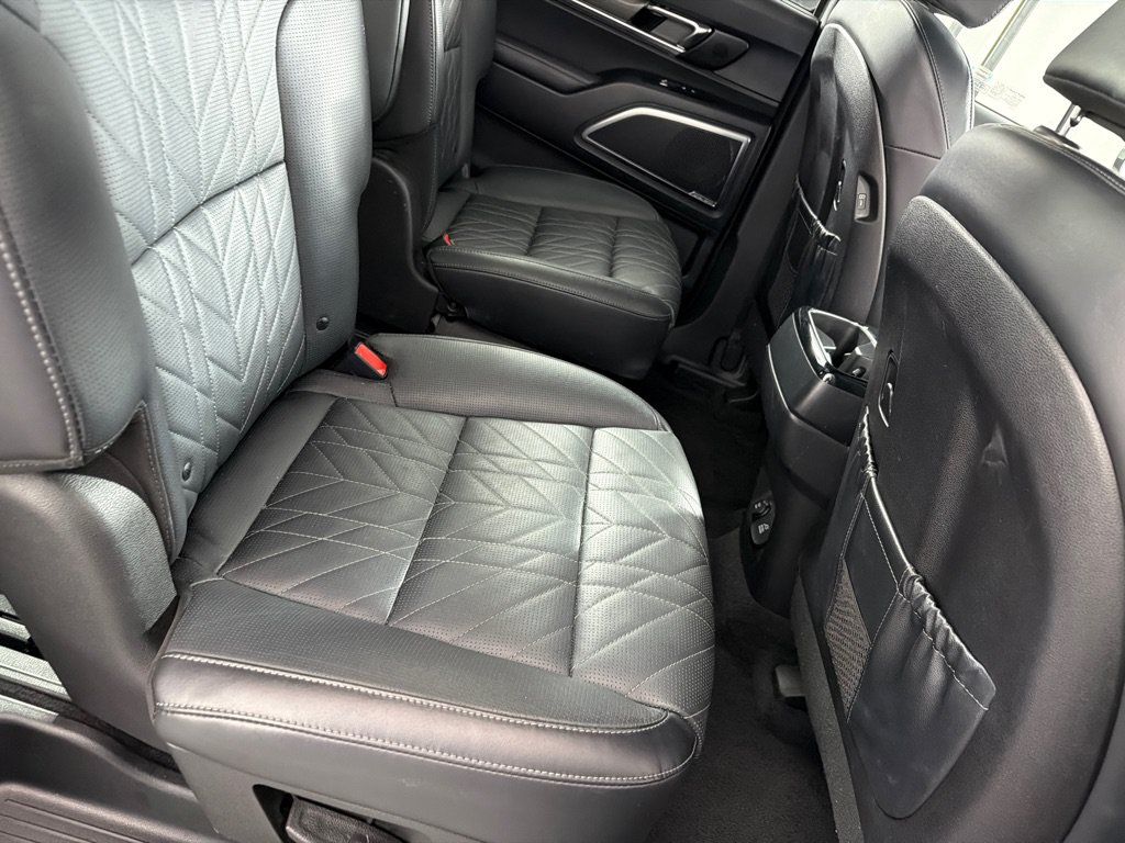 Used 2023 Kia Telluride SX Prestige X-Pro AWD/4WD image 24