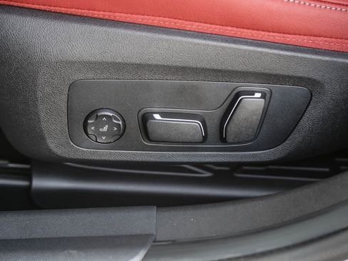 New 2026 BMW 330i Sedan w/ M Sport Package image 18