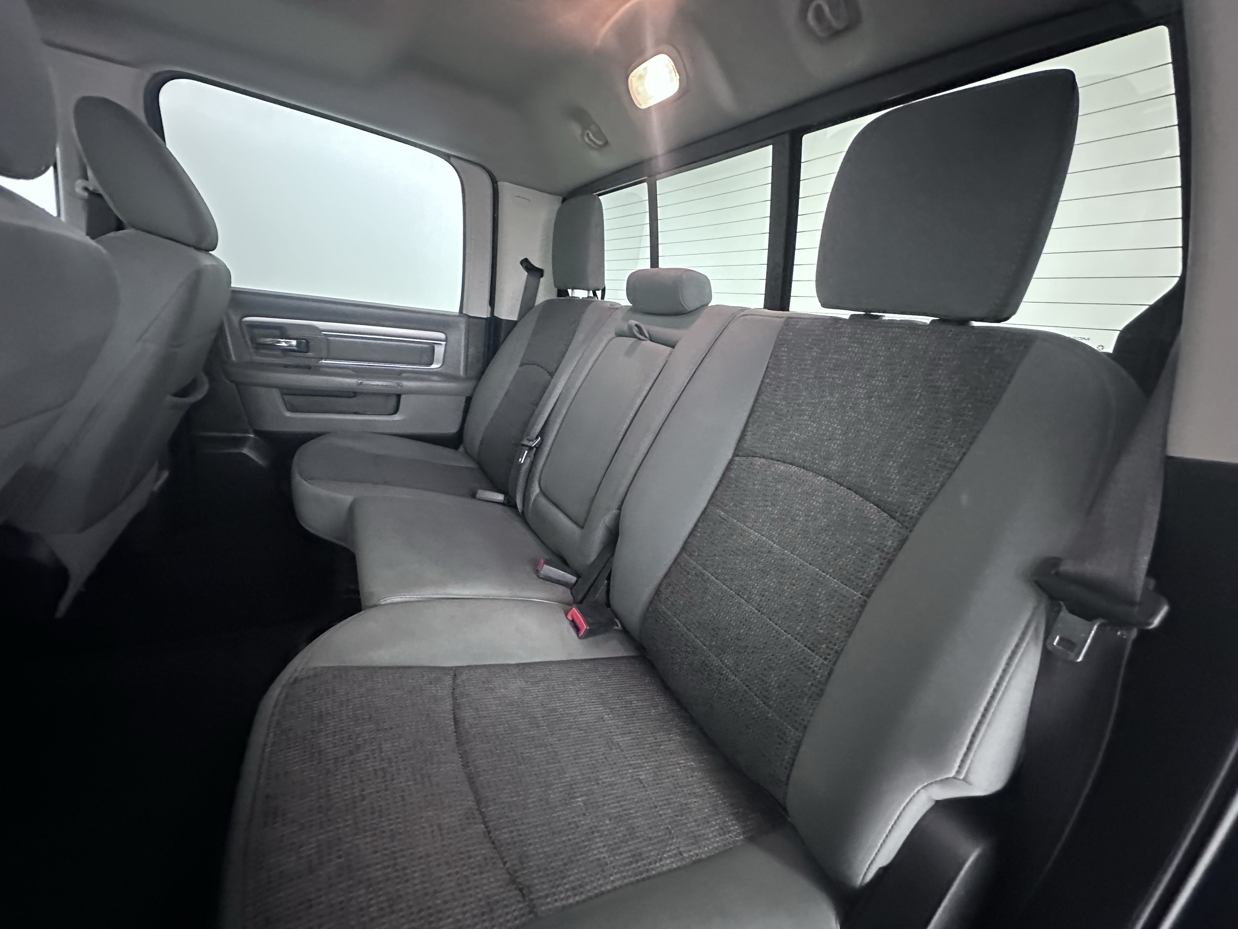 Used 2019 RAM 1500 Classic SLT w/ Luxury Group AWD/4WD image 27