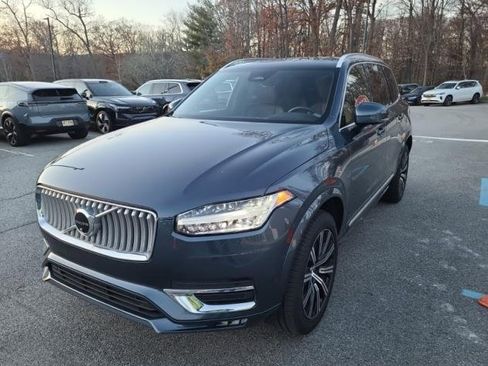 Used 2025 Volvo XC90 B5 Plus image 2