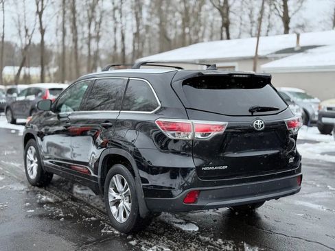 Used 2015 Toyota Highlander XLE image 4
