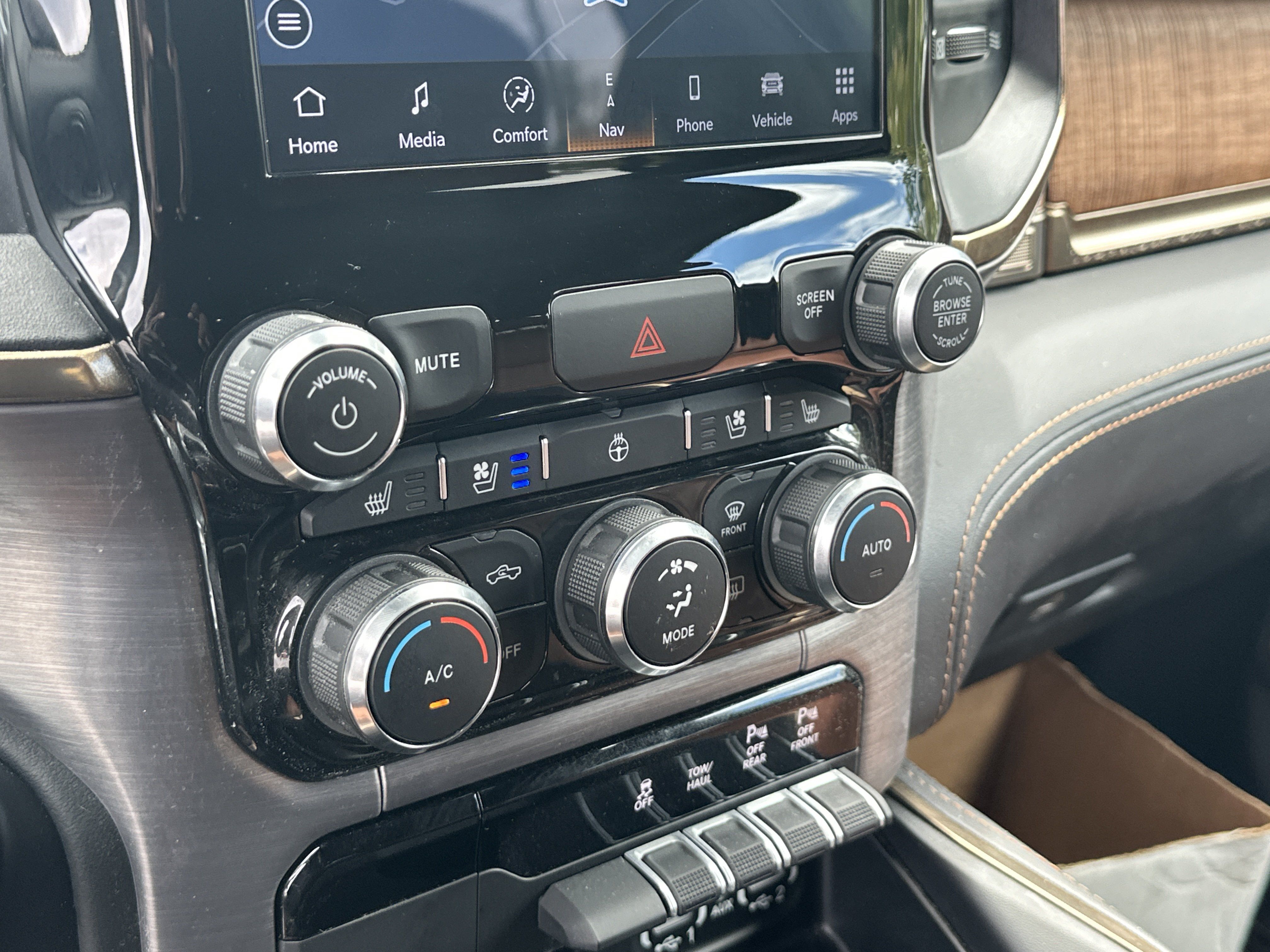 Used 2022 RAM 1500 Limited AWD/4WD image 36