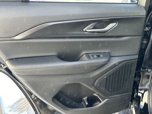 New 2025 Jeep Grand Cherokee Altitude image 12