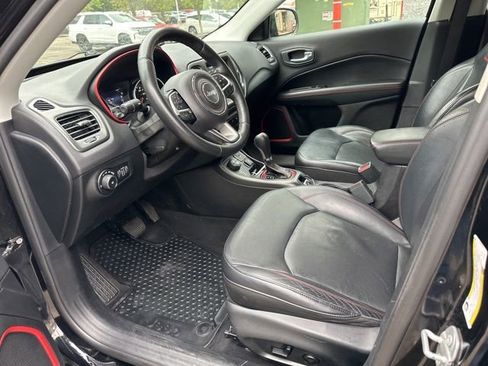 Used 2018 Jeep Compass Trailhawk w/ Leather Interior Group AWD/4WD image 13