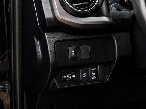 Used 2020 Toyota Tacoma TRD Off-Road AWD/4WD image 27