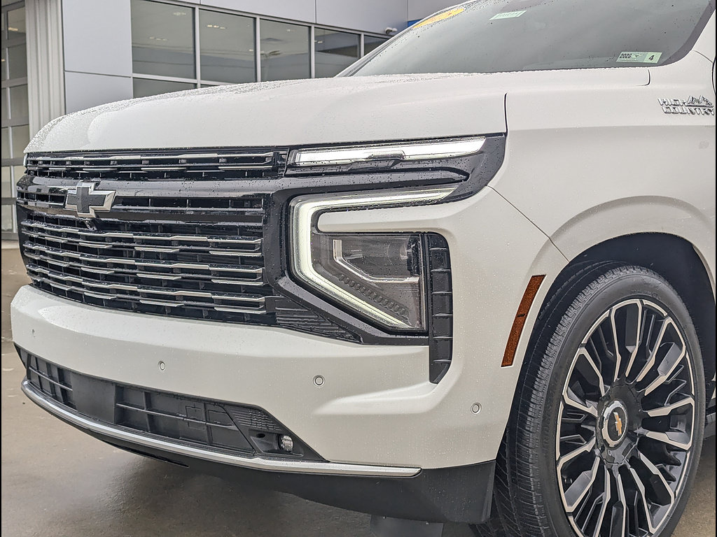 Used 2025 Chevrolet Suburban High Country AWD/4WD image 11