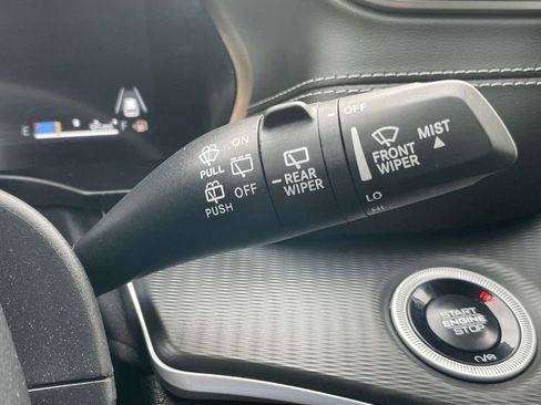 Certified 2025 Jeep Grand Cherokee Altitude image 34