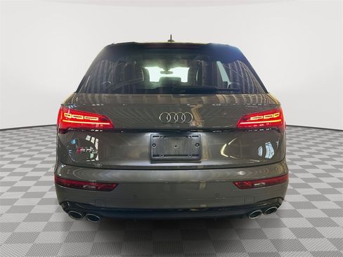 Used 2022 Audi SQ5 Prestige w/ Prestige Package image 4