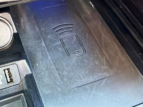 Used 2024 BMW Z4 M40i w/ Premium Package image 25