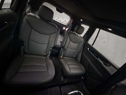 Certified 2025 Cadillac XT6 Premium Luxury w/ Technology Package FWD image 18