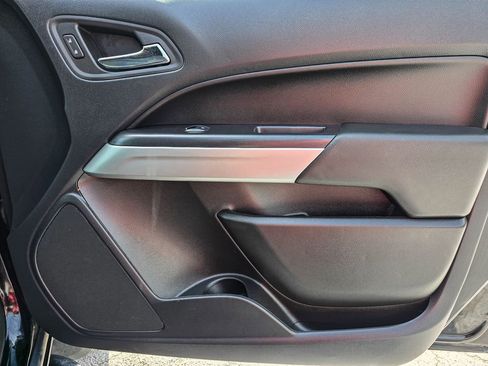 Used 2022 Chevrolet Colorado LT AWD/4WD image 39