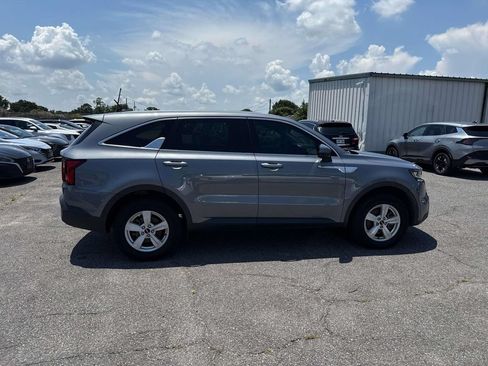 Used 2023 Kia Sorento LX AWD/4WD image 7