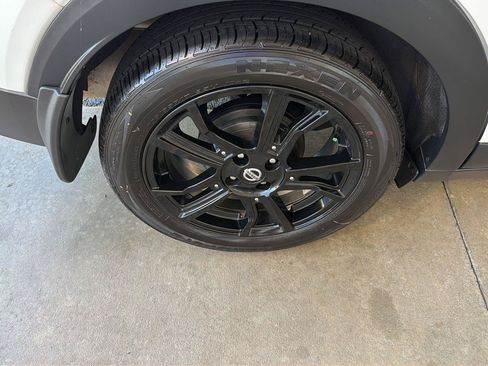 Used 2020 Nissan Kicks SR w/ SR Premium Package FWD image 37