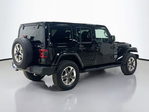 Used 2019 Jeep Wrangler Unlimited Sahara image 8