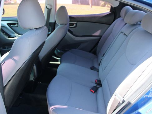 Used 2015 Hyundai Elantra SE FWD image 6
