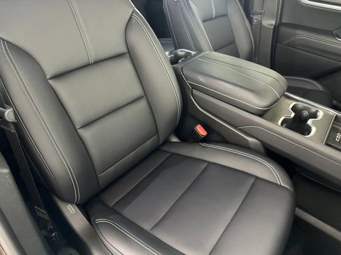 Used 2024 GMC Acadia Elevation w/ Luxury Package FWD image 35
