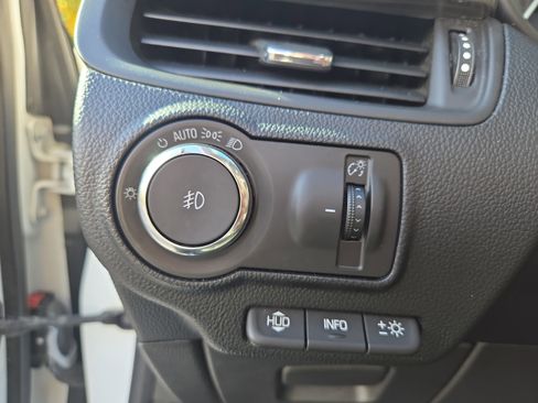 Used 2019 Buick Envision Premium w/ Driver Confidence Package image 16