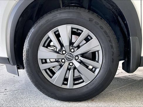 Used 2024 Nissan Pathfinder SV FWD image 10