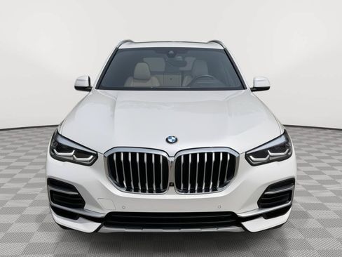 Used 2022 BMW X5 xDrive40i w/ Parking Assistance Package AWD/4WD image 2
