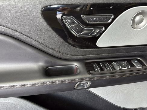 Used 2023 Lincoln Aviator Reserve w/ Equipment Group 201A image 12