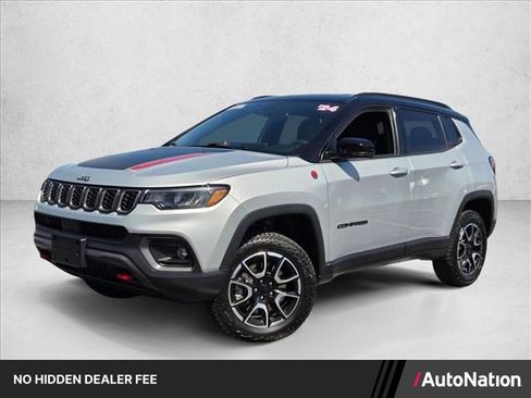Used 2024 Jeep Compass Trailhawk AWD/4WD image 1