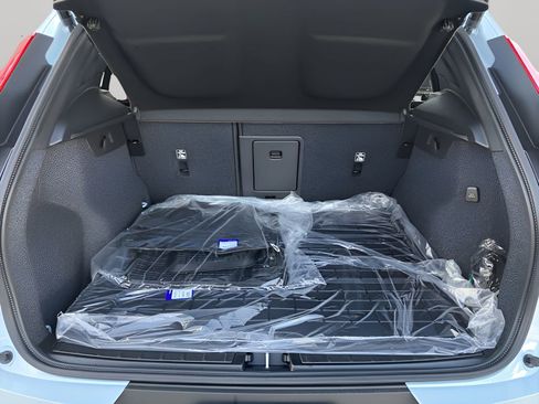 New 2026 Volvo XC40 B5 Plus w/ Protection Package Premier image 18