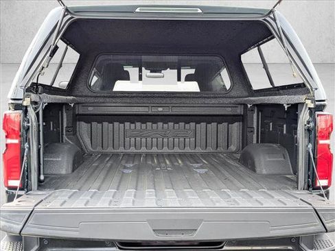 Used 2024 Chevrolet Silverado 2500 ZR2 image 21