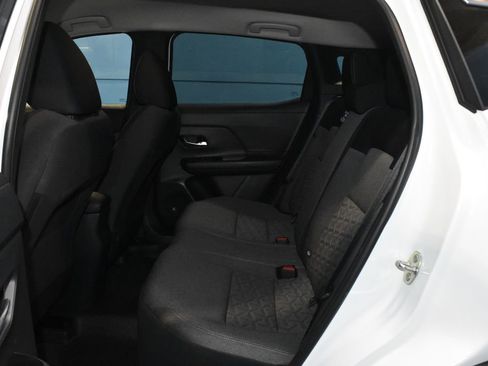 Used 2025 Nissan Kicks SV image 18