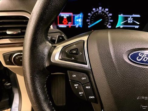 Used 2019 Ford Fusion SEL FWD image 17