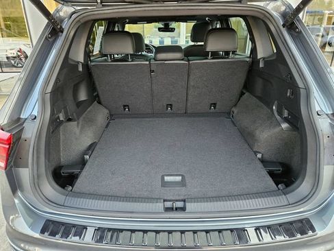 Used 2023 Volkswagen Tiguan SEL R-Line AWD/4WD image 11
