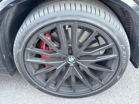 Used 2024 BMW X5 M60i image 4
